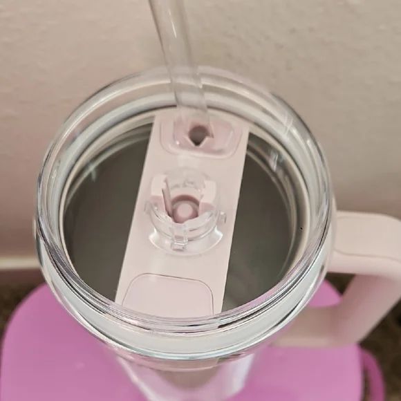 Stanley Pink Tumbler with Handle - Picture 4 of 5